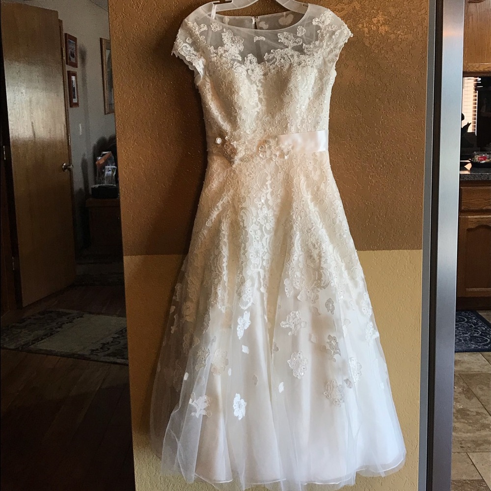 Ivory Ankle-length Wedding Dress